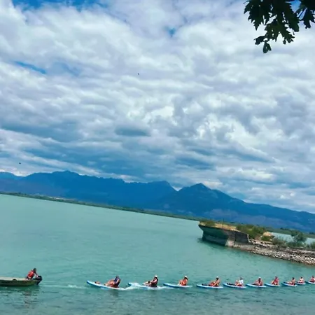 The Two Princesses Bed and Breakfast Široka